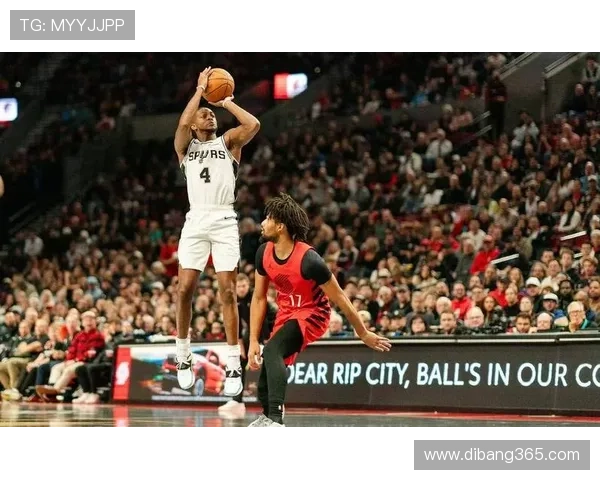 福克斯25分阿夫29+6+6助马刺大胜开拓者